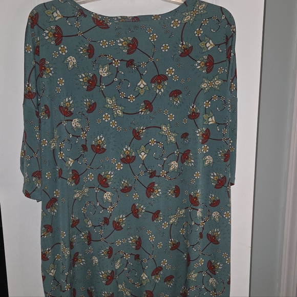 Lularoe Floral Stretch Irma Tunic Blouse - Picture 7 of 9